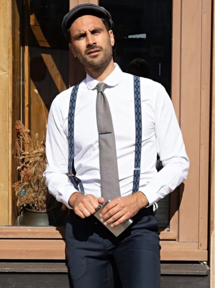camicia con colletto tondo e bottone in metallo