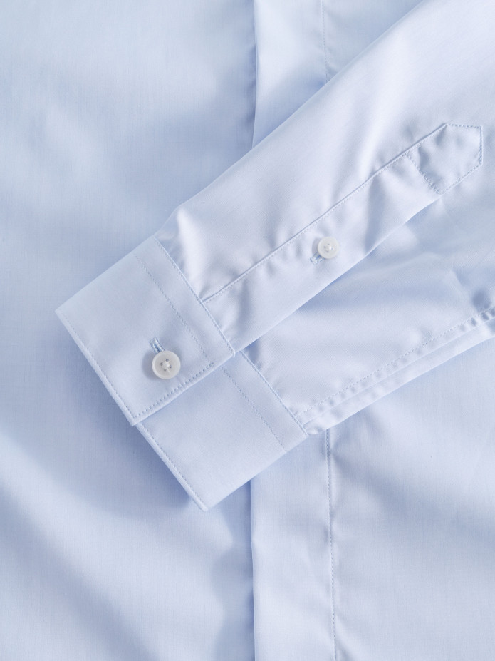 Camicia anti-piega con colletto rovesciato azzurra