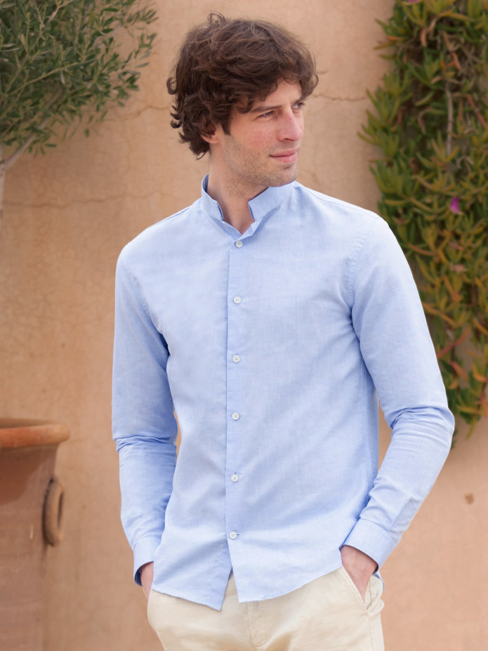 Camicia con collo alla coreana in lino e cotone azzurro cielo