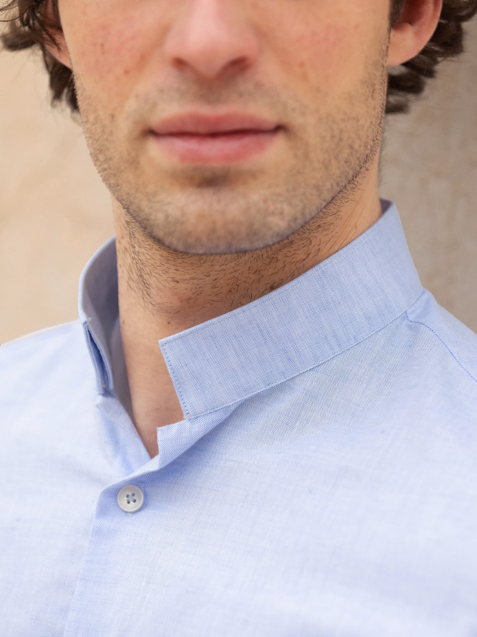 Chemise col inversé en lin et coton bleu ciel