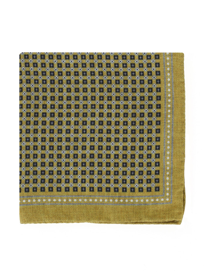 Pochette da taschino in seta gialla con motivi quadrati blu