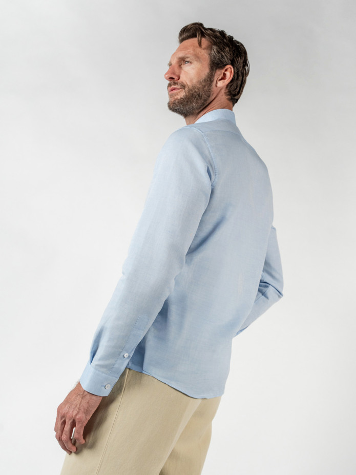 Camicia con collo alla coreana in lino e cotone azzurro cielo