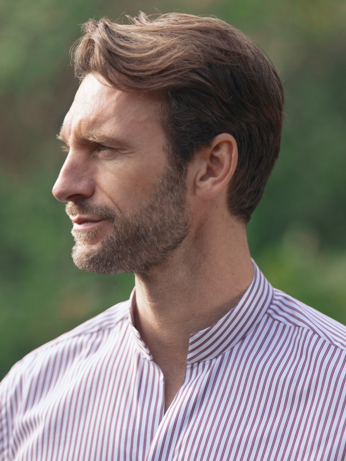 Camicia collo dritto aperto in popeline a righe bordeaux