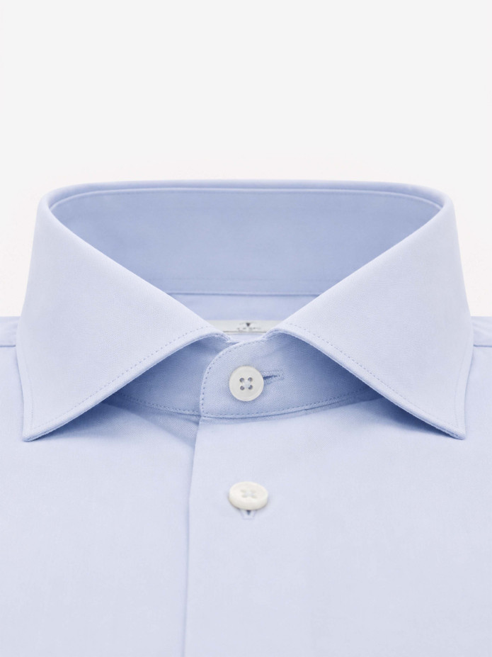 Camicia collo italiano con polsini mousquetaire