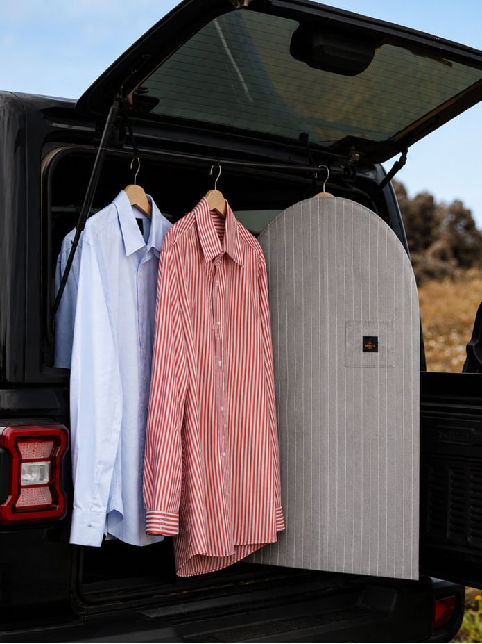 Custodia protettiva per camicia in tessuto upcyclato