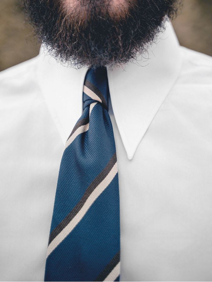 Camicia bianca con colletto spearpoint