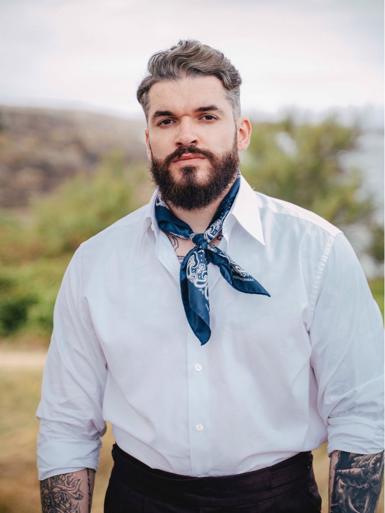 Bandana blu navy con motivo paisley LISBURN