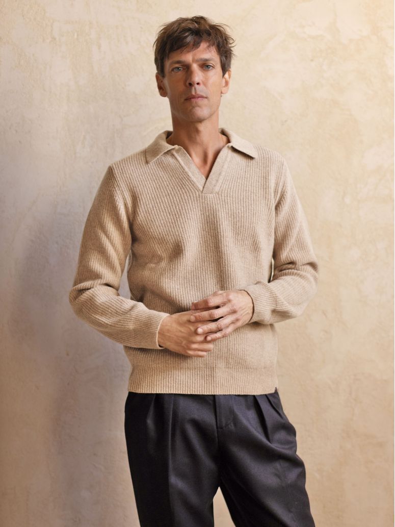 Maglione beige a maglia inglese con collo polo Finn