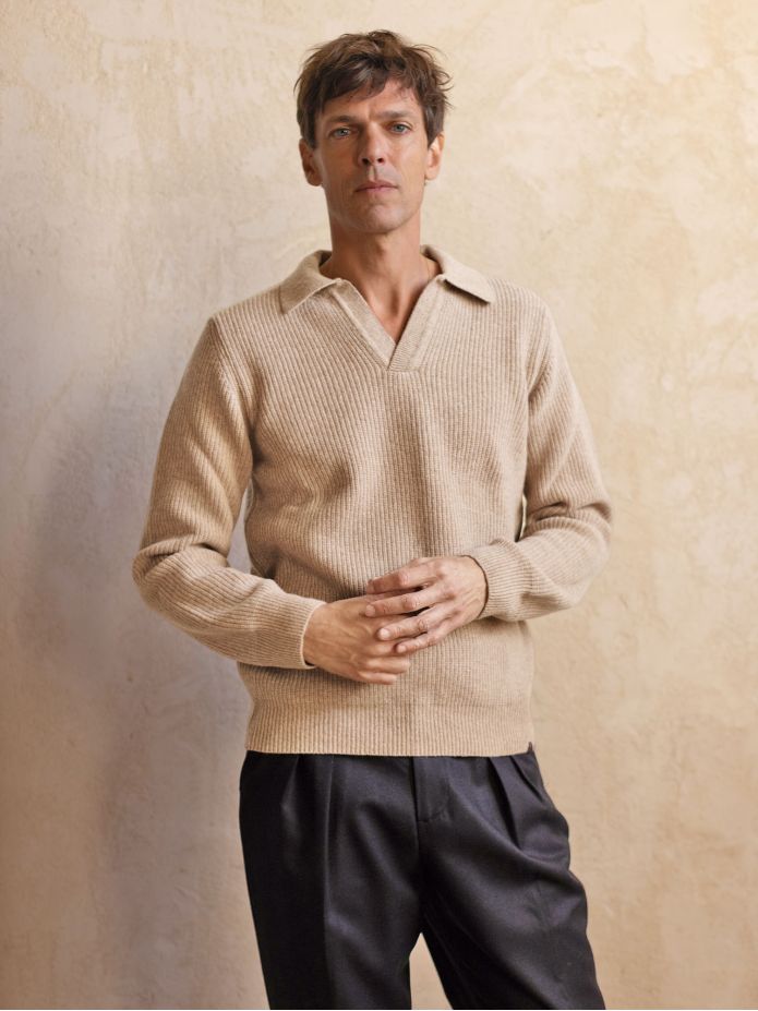 Maglione beige a maglia inglese con collo polo Finn