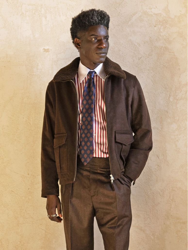 Cravatta in seta blu navy con motivi rétro