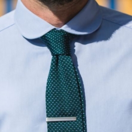 La Camicia collo tondo (club): retro e raffinata